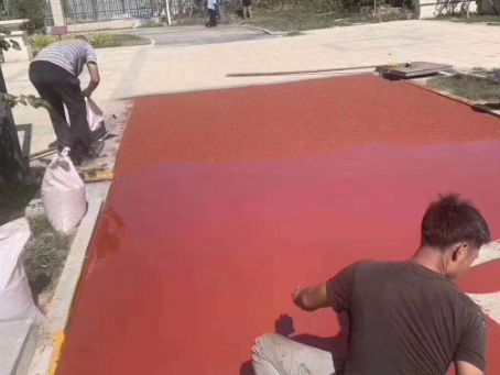 鹤壁 篮球场翻新的地面工